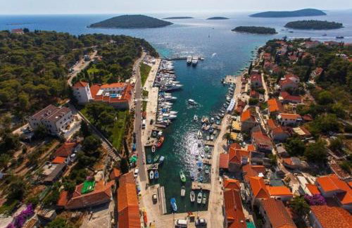 Apartment in Maslinica 70m from the sea - Photo 45