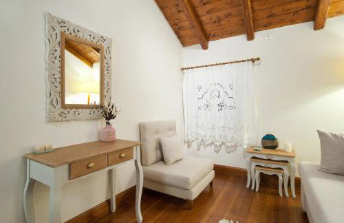 Cozy Attic Suite - Elia Apartments Chrisso - Foto 9
