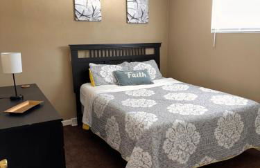 A huge Sprawling House on a large lot -15 minutes to St Louis - Foto 10