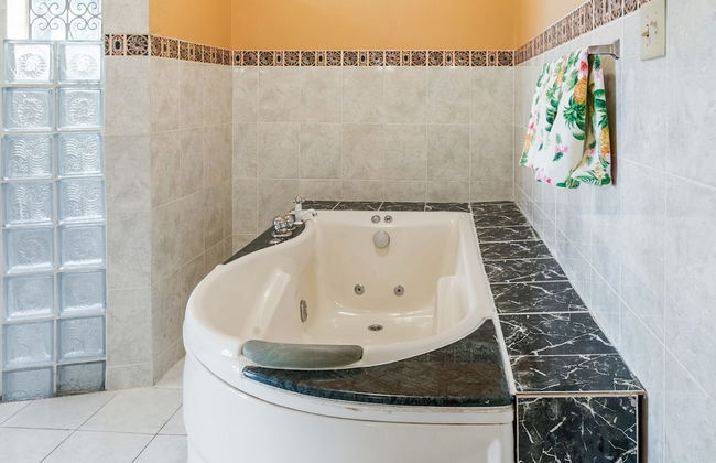 YanceyLargo-6BR Two-Story Estate w/Mountain Views by RedAwning - Foto 26