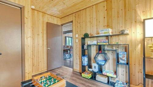 Cabin Retreat with Hot Tub - Foto 3