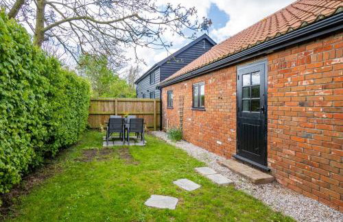 East Wing at Champaignes Toft, Mendlesham - Foto 1