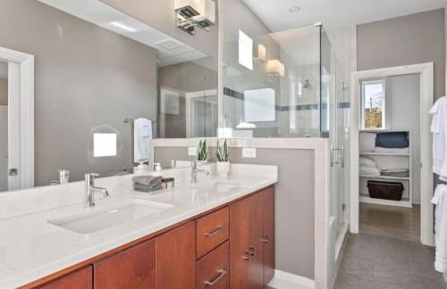 Downtown w Rooftop Deck 4 Bedrooms 3 Baths - Foto 23