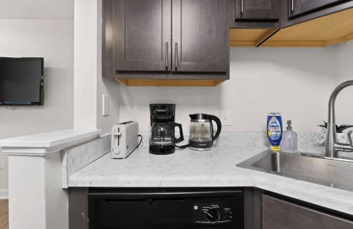 New Seasonal Comfort near USC and Riverwalk Trails - Foto 22