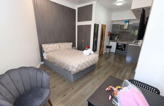 VR Apartments - Photo 12