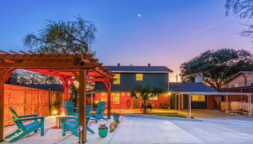 Huge House Fun Central 4BD 3BA with POOL - Foto 3