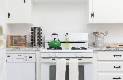 3 Bedroom 2 Bath House with Parking - 10 Guests - Foto 32