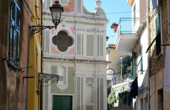 Nick House - Photo 2