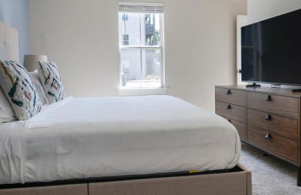 Landing Stylish 1BD Pool Clubhouse - Photo 34