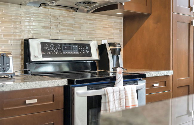 Harmony Haven 2BR Lakefront Suite - Photo 18