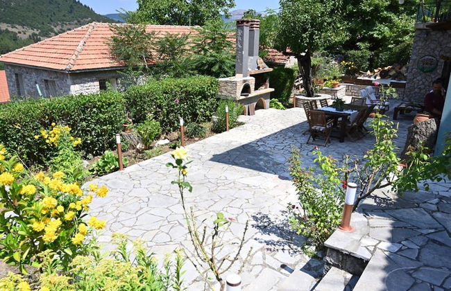 Kalavrita Winter Retreat - Homely Spacious Chalet - Foto 3