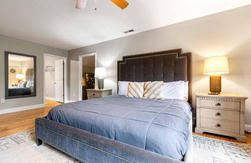 15 Minutes to Asheville! Spacious 7BR Luxury Home | Pool | Hot Tub | Game Room - Foto 38