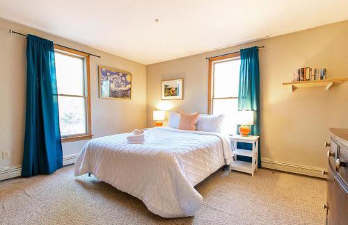 Large Home w Fire Pit and Dogs Welcome - Foto 20