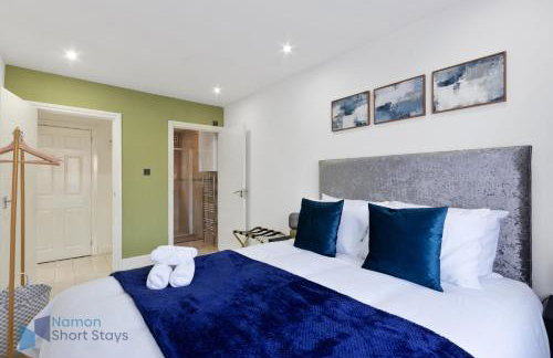 Large Comfy 4 Bedroom House, Ideal for Workers, FREE Parking - Foto 26