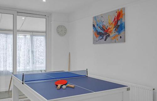 3BR Home for 6 in Rainham, Parking & Wi-Fi - Foto 11