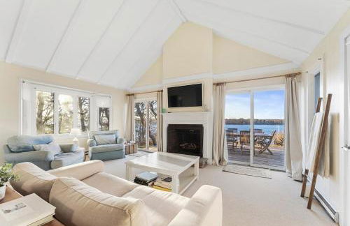 Waterfront Home with Guest Cottage - Foto 26