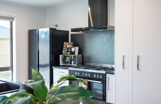 The Mackinnon - Photo 7