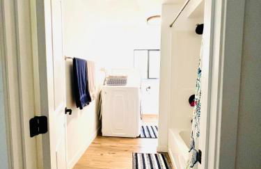 Charming 2-bedroom and 1 Full bath basement apartment with WiFi and AC in lovely Edmonds - Photo 6