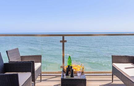 Beach Retreat with Oceanfront Balconies Direct Beach Access Pacific Coast Outlook by AvantStay - Foto 3
