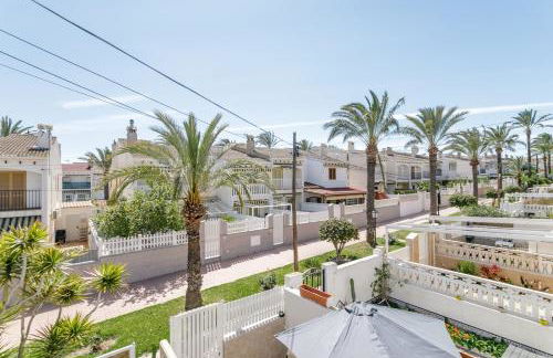 Modern and Stylish Apartment 1: Terrace and Pool - Foto 12