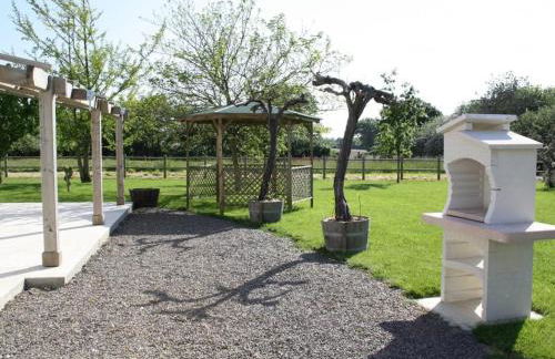 Maison rénovée avec grand jardin, proche des Sables-d'Olonne, 4 chambres, terrasse et Wifi - FR-1-426-187 - Foto 2