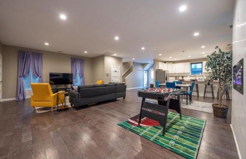 Near Downtown-2 En-Suites - Garage - Sleeps 9 - Foto 7