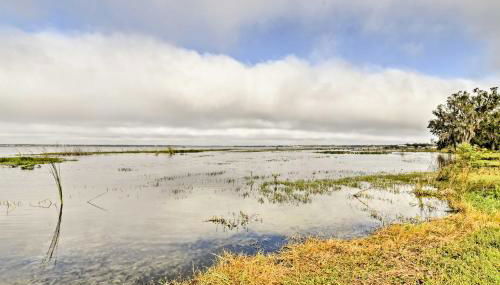 Pet-Friendly Gem with Yard and Pool Access in Sebring - Foto 2