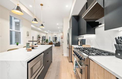 5-Bedroom Home with 2 Kitchens & Rooftop Deck, U Street and Shaw - Foto 38