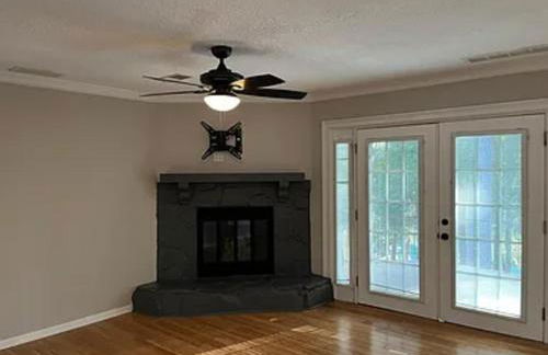 Charming 2-bedroom house with fitness room and AC in welcoming Buford - Foto 8