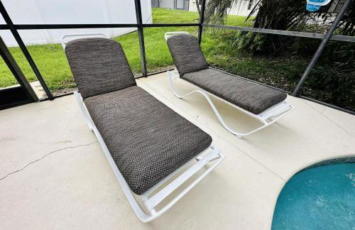 Spacious, Open Layout And Pool Relaxation! - Foto 38