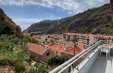 Lovely newly refurbished, 1 bedroom top floor apartment with sea views, fast WI-FI CABLE TV and Netflix - Foto 5