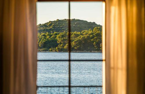 Seafront Villa Draga with heated infinity pool - Foto 49