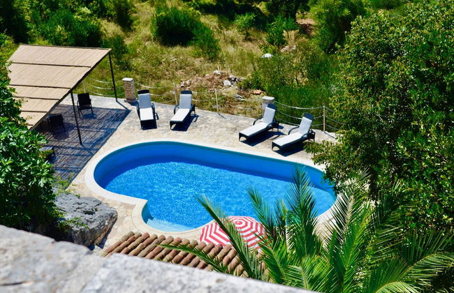 Restored 350 Year old Villa, Stunning Views, Idyllic Location, Large Pool - Photo 1