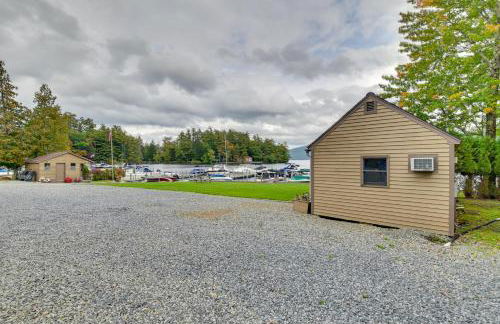 Lake George Waterfront Cabin with On-Site Marina! - Foto 19