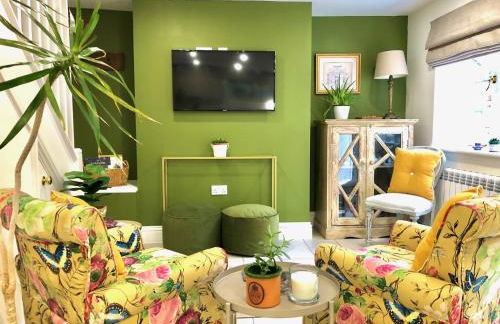 Flower Cottage by Ludlow Castle with Onsite Parking - Photo 9