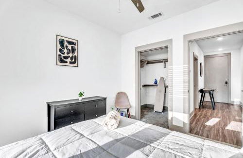 Bright 2BD 2BA Suite Gym and Pool City Center Stay - Foto 8