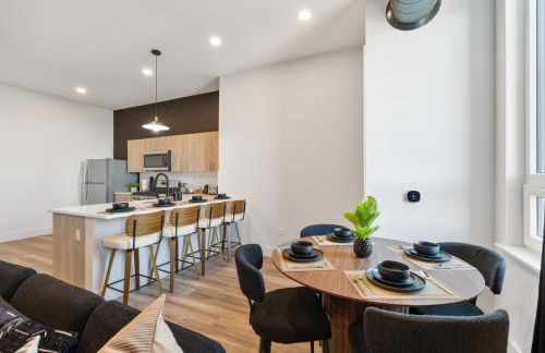 2BR, King Bd, Free Prkn, Gym, NYC View, 8min Train - Foto 25