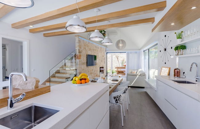 Villa Stone Pearl - Two Bedroom Holiday House With Pool - Foto 19