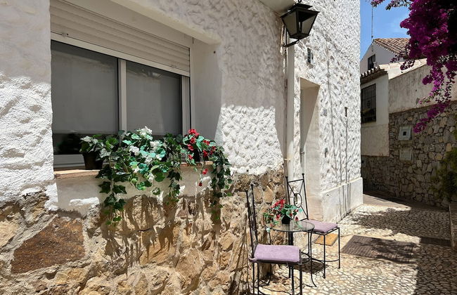 Lovely 4-bed Cottage in Las Chapas Marbella - Foto 1