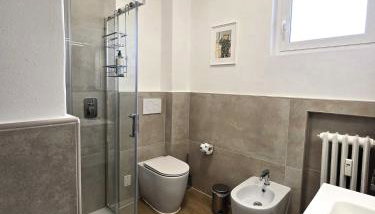 YR Apartments Milan - Ca' Granda - 1 Min Walk to Metro - Foto 4, Shower