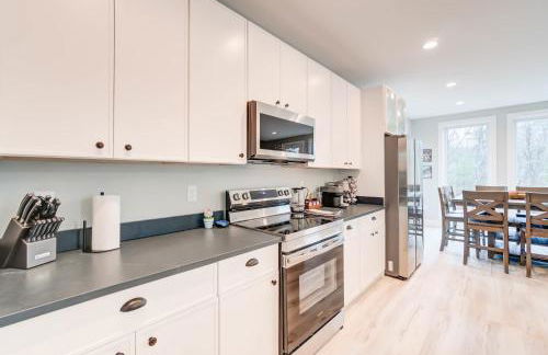 Modern Family Cabin 1 min to Bryce Fire Pit KING Bed - Foto 18