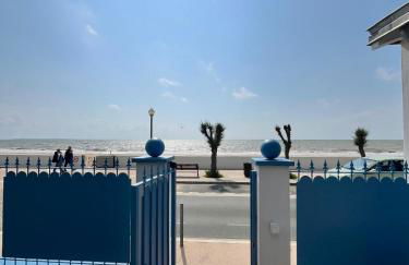 Villa front de mer avec jacuzzi et accès plage - Foto 1