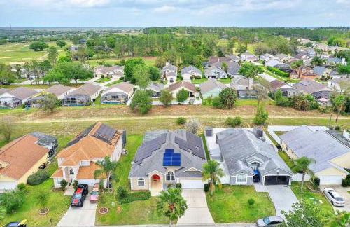 Spacious Disney Themed 5Bed Villa! Private Heated Enclosed Pool/Spa/BBQ! - Photo 4