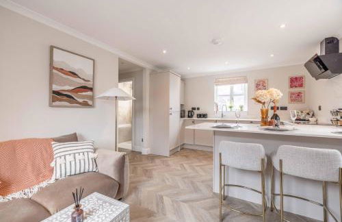 Stylish 2 Bed with Parking, 5 Min Walk to Windsor - Foto 1