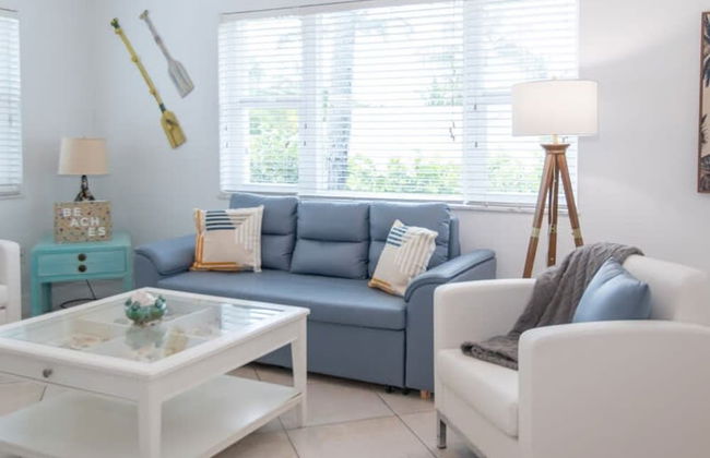 8BD Ft Pierce Beach Getaway - Great for Family Group - Photo 5