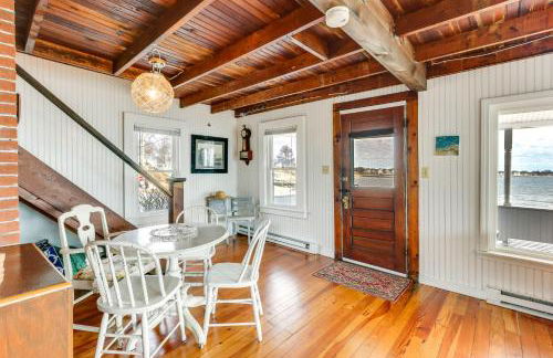 Dreamy Waterfront Westbrook Home on Private Beach - Foto 4