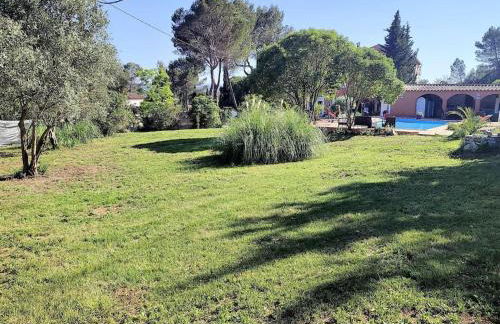 VILLA avec piscine - 4 chambres - parking - calme - Foto 12