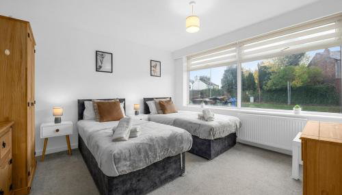 Modern 2BR Near Manchester Sleeps 6 ,Parking , Free WiFi in Middleton Ideal for Work Stays and Relaxation - Foto 5