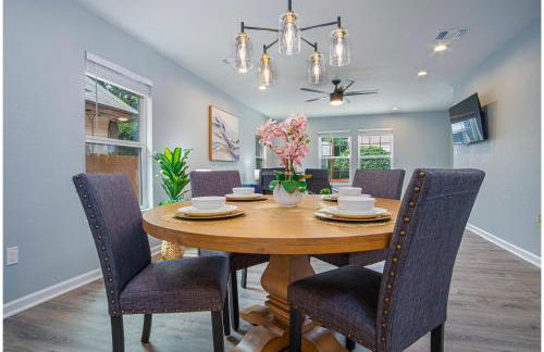 Spacious Delightful 4 BR/ 3 BA Close to Downtown - Foto 56