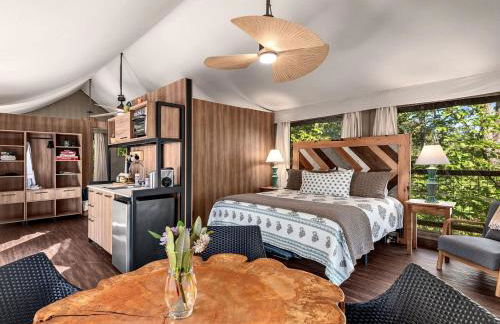 Luxury Tree Tent with Soaking Tub & Pizza Oven Near Waterfalls, Zirconia, North Carolina - Foto 5